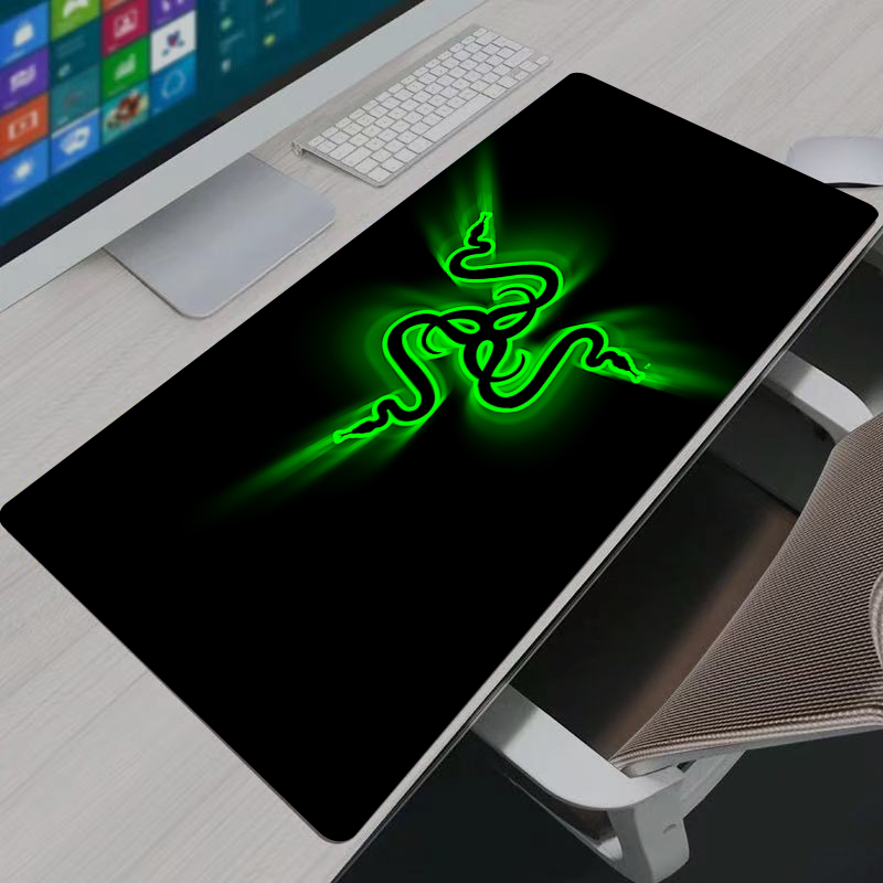 Large Razer LOGO Mouse Pad Off - Gaming Accessories Logo recensione e prezzo